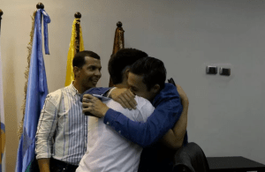 Detenidos en sauna gay de Valencia denunciaron burlas y abusos de policías durante su arresto
