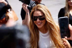 FOTOS: El seductor look que usó Shakira para reencontrarse con Lewis Hamilton