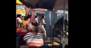 Filtran VIDEO que muestra cómo un grupo de carteristas mujeres roban en Catia