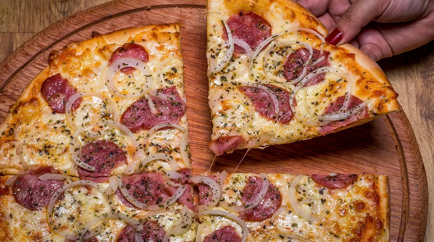 Un error común puede convertir una pizza en algo tóxico (VIDEO)