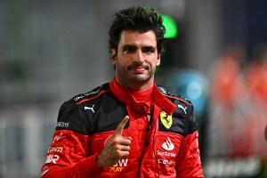 Carlos Sainz: Hay conversaciones para renovar, mi objetivo es seguir en Ferrari