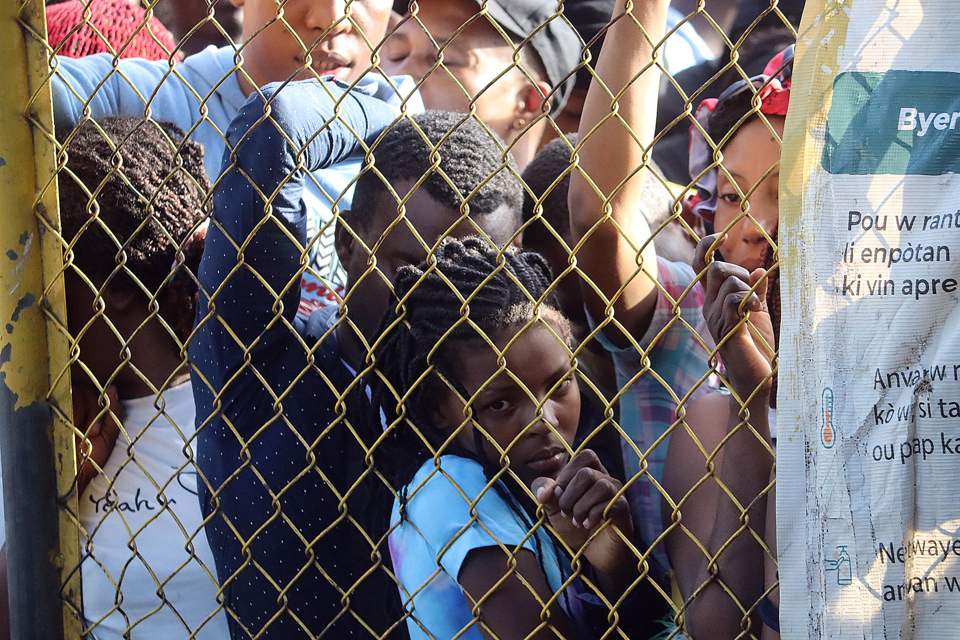 Panamá no da abasto, desbordado por la crisis migratoria