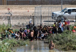 Entrada de campamento migrante a EEUU eleva desesperación por cruzar un crecido río Bravo