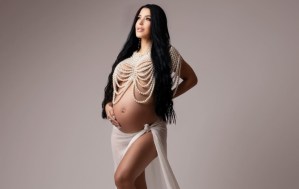 ¡Felicidades! “Rosita”, Jimena Araya, ya dio a luz a su primer bebé