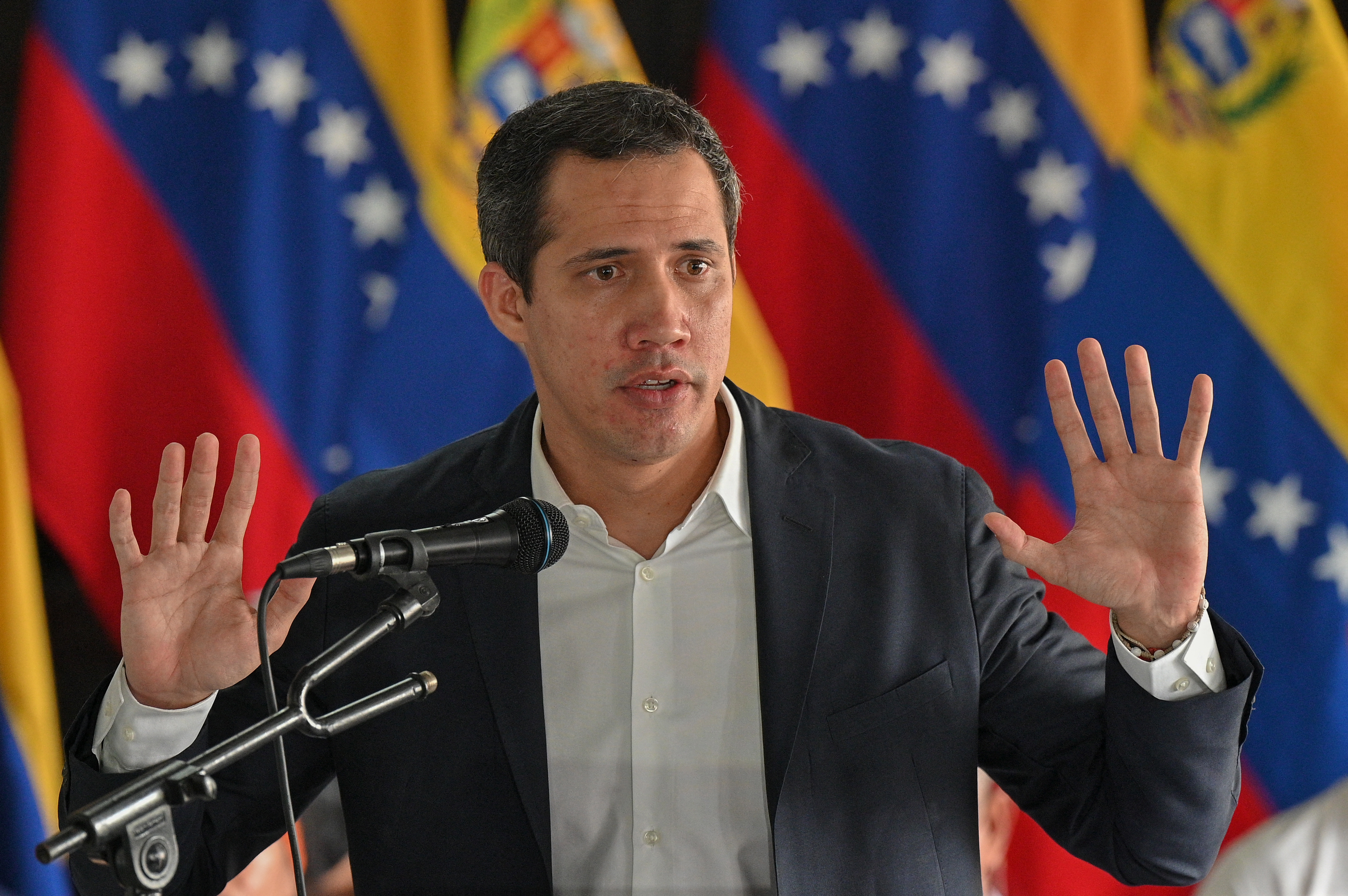 EEUU expresó su preocupación tras solicitud de alerta roja de Interpol contra Guaidó