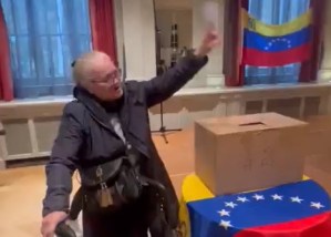 EN VIDEO: La primera votante venezolana en el centro de votación en Bruselas