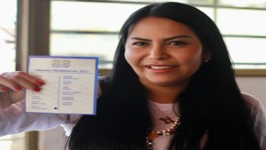 Delsa Solórzano ejerció su voto convencida de que Venezuela tiene un futuro