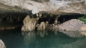 Las ruinas de un pueblo y una cueva submarina emergieron de la profundidad de un lago en Texas