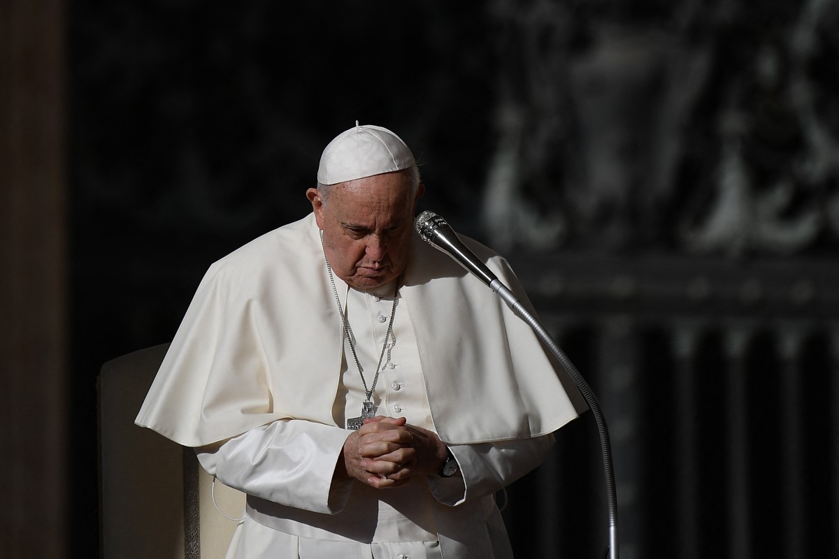 El papa Francisco expresa su “profunda tristeza” por tiroteo en la Universidad de Praga que causó 14 muertes