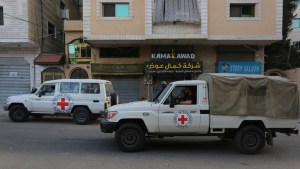 Cruz Roja entregará rehenes a Ejército israelí antes de ser sometidos a un examen médico