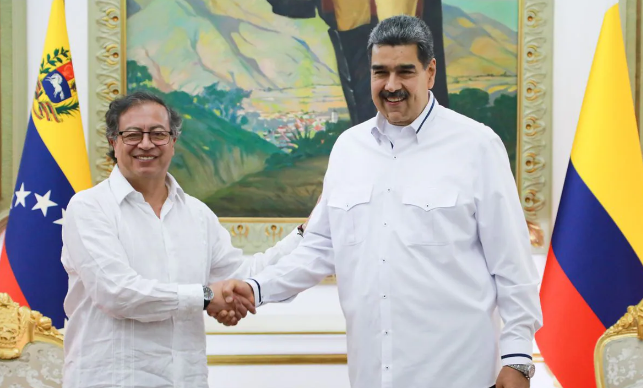 Petro respondió a críticos y dijo que Colombia “no va a explorar gas ni petróleo en Venezuela”