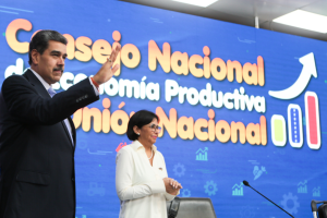 Maduro puso a correr a sus adeptos para crear un “Proyecto de ley contra el fascismo y neofascismo”