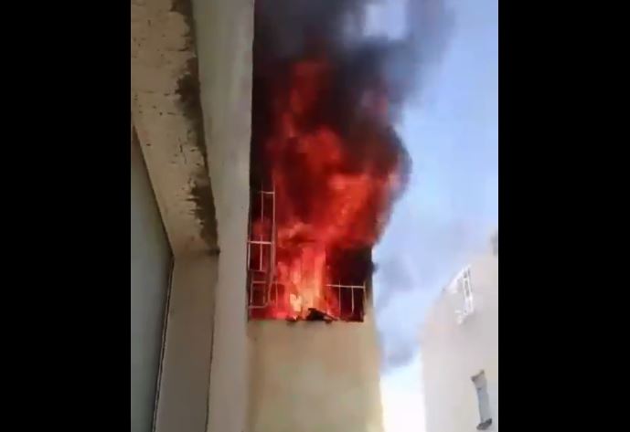 Reportaron voraz incendio de un apartamento en Ocumare del Tuy este #14Nov (Video)