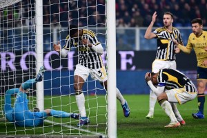 Juventus desperdició la ocasión de ponerse líder al empatar con el Genoa