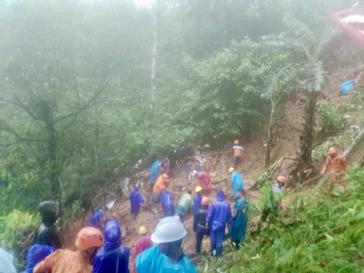 Al menos diez muertos, entre ellos cinco niños, por una avalancha en Filipinas