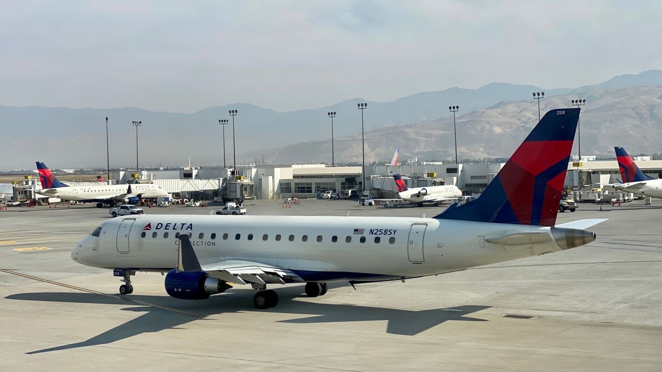 Tragedia en Utah: Se metió al motor de un avión y acabó muerto