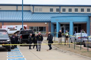 Tiroteo en secundaria de Iowa dejó al menos un muerto y cinco heridos