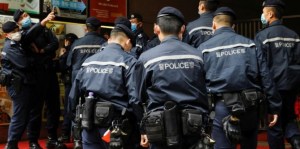La Policía de Hong Kong detiene a 219 personas en una operación contra el frade y estafas