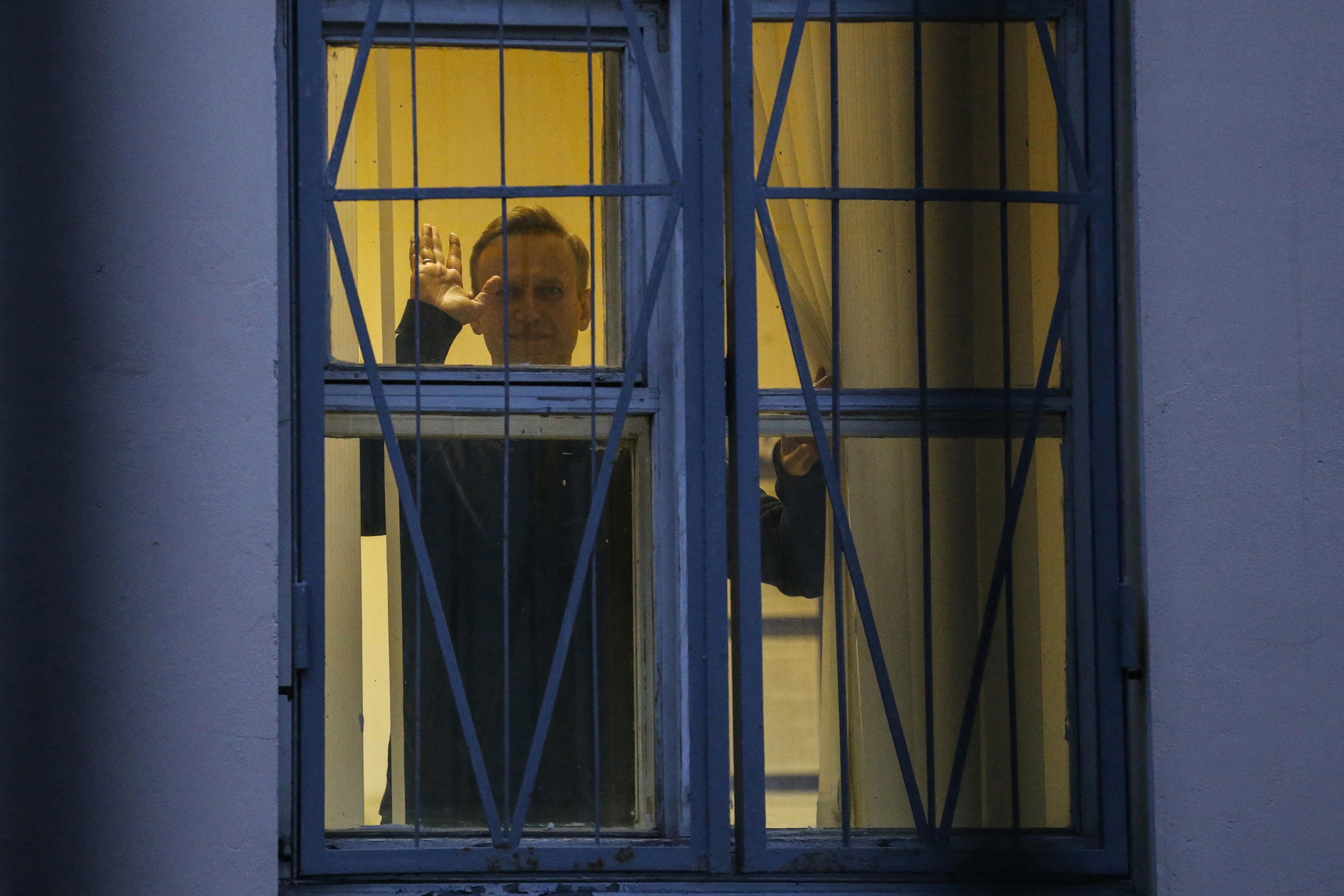 Navalni “pagó con su vida su resistencia a un sistema de opresión” en Rusia, dice canciller francés