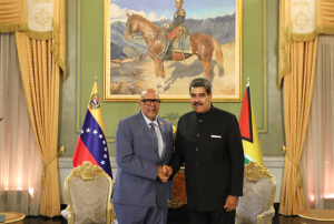 Maduro recibió cartas credenciales del nuevo embajador de Guyana en Caracas