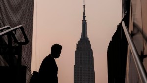 Pánico en el Empire State de Nueva York: varias personas atrapadas en un ascensor a 48 pisos de altura
