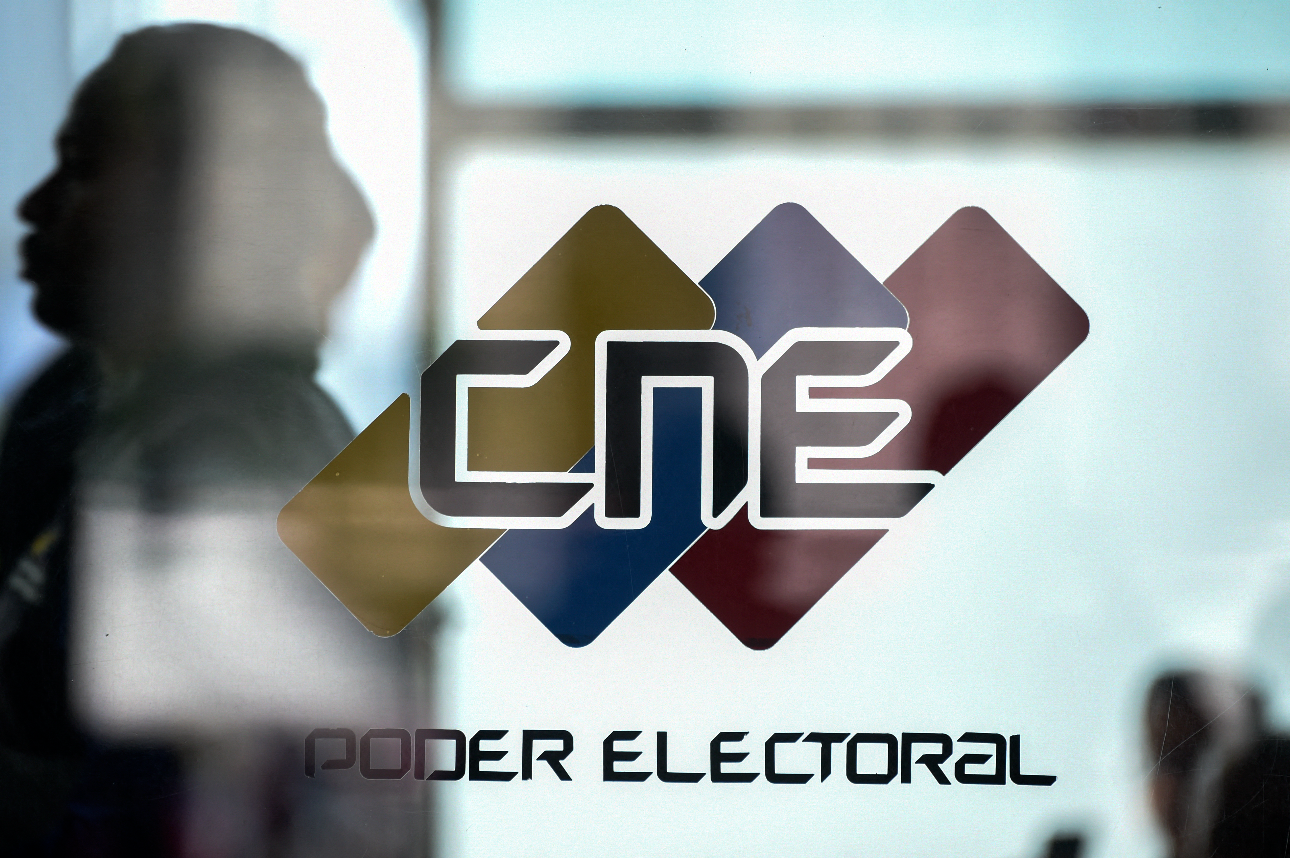 Plataforma Unitaria exigió al CNE inmediata formalización de observadores electorales de la Unión Europea