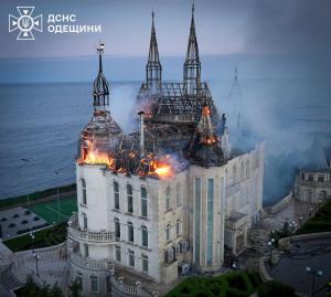Misil ruso alcanza al “Castillo de Harry Potter” en Ucrania y lo volvió escombros (IMÁGENES)
