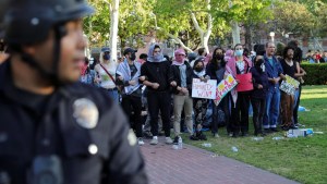 Caos estudiantil: Manifestantes de la Universidad de Columbia irrumpen en un edificio académico