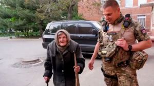 Ucraniana de 98 años relató cómo escapó a pie en medio de bombardeos rusos