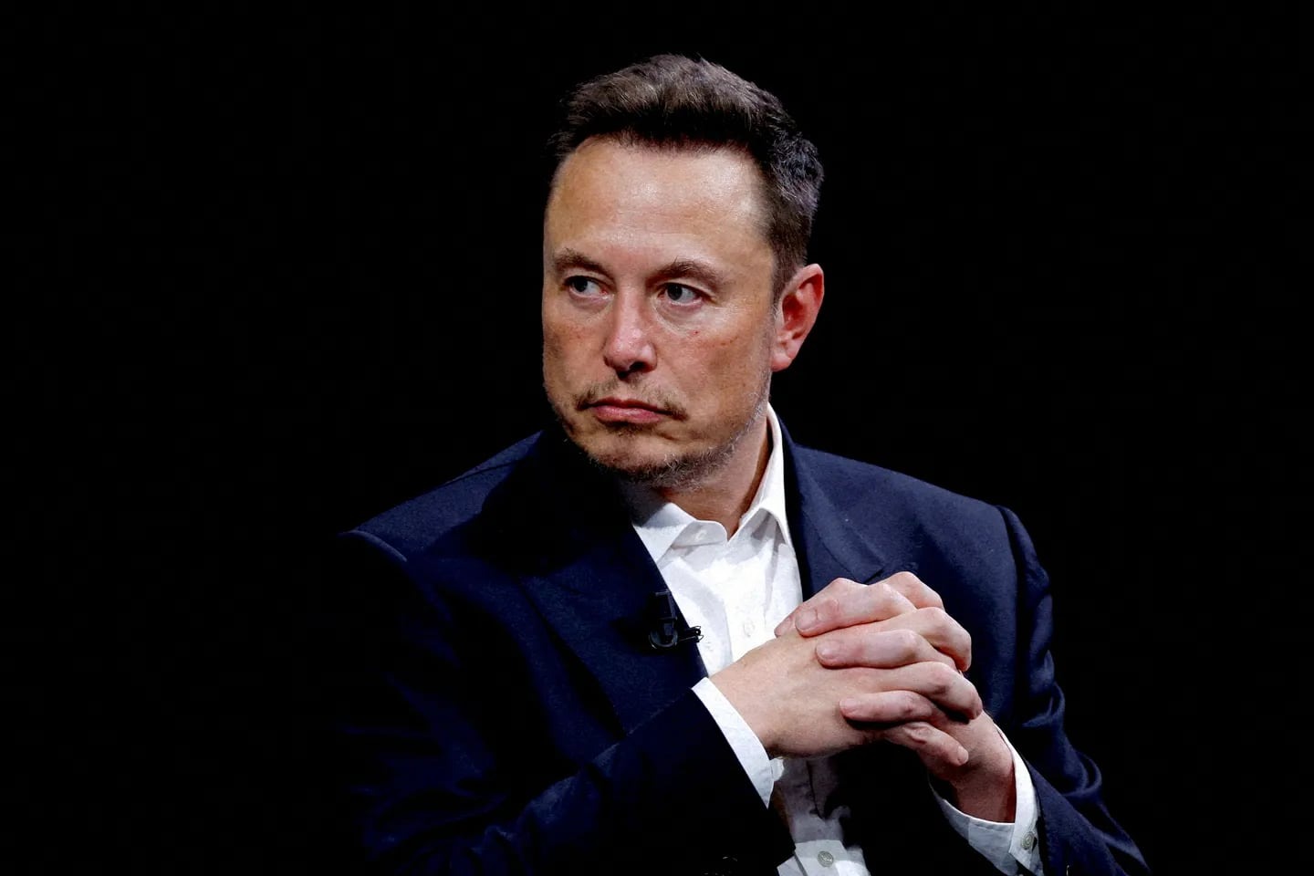 Elon Musk arremetió contra alianza Apple-OpenAI y amenazó con prohibir el iPhone en sus empresas