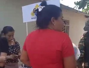Chavista grosera y violenta suspendió punto itinerante del RE en Machiques (VIDEO)