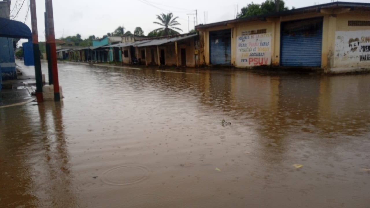 Varios sectores del Alto Apure afectados por las lluvias