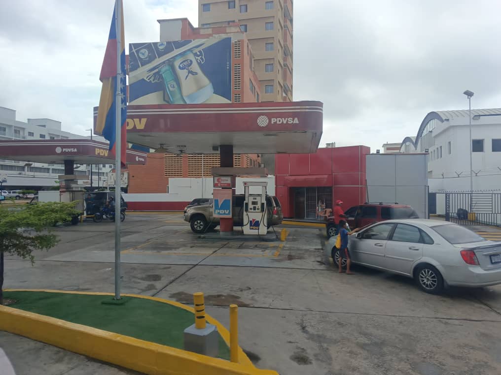 En Zulia, las gasolineras solo aceptan dólares y pesos colombianos