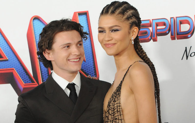 Zendaya acompaña de la mano a Tom Holland en el estreno de la obra “Romeo y Julieta”