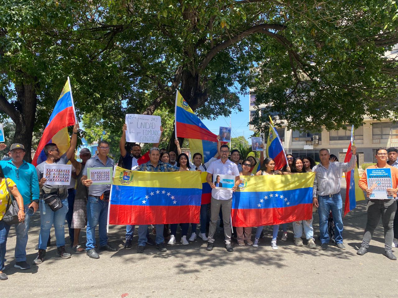Activistas de VP en Sucre promueven la candidatura de Edmundo González