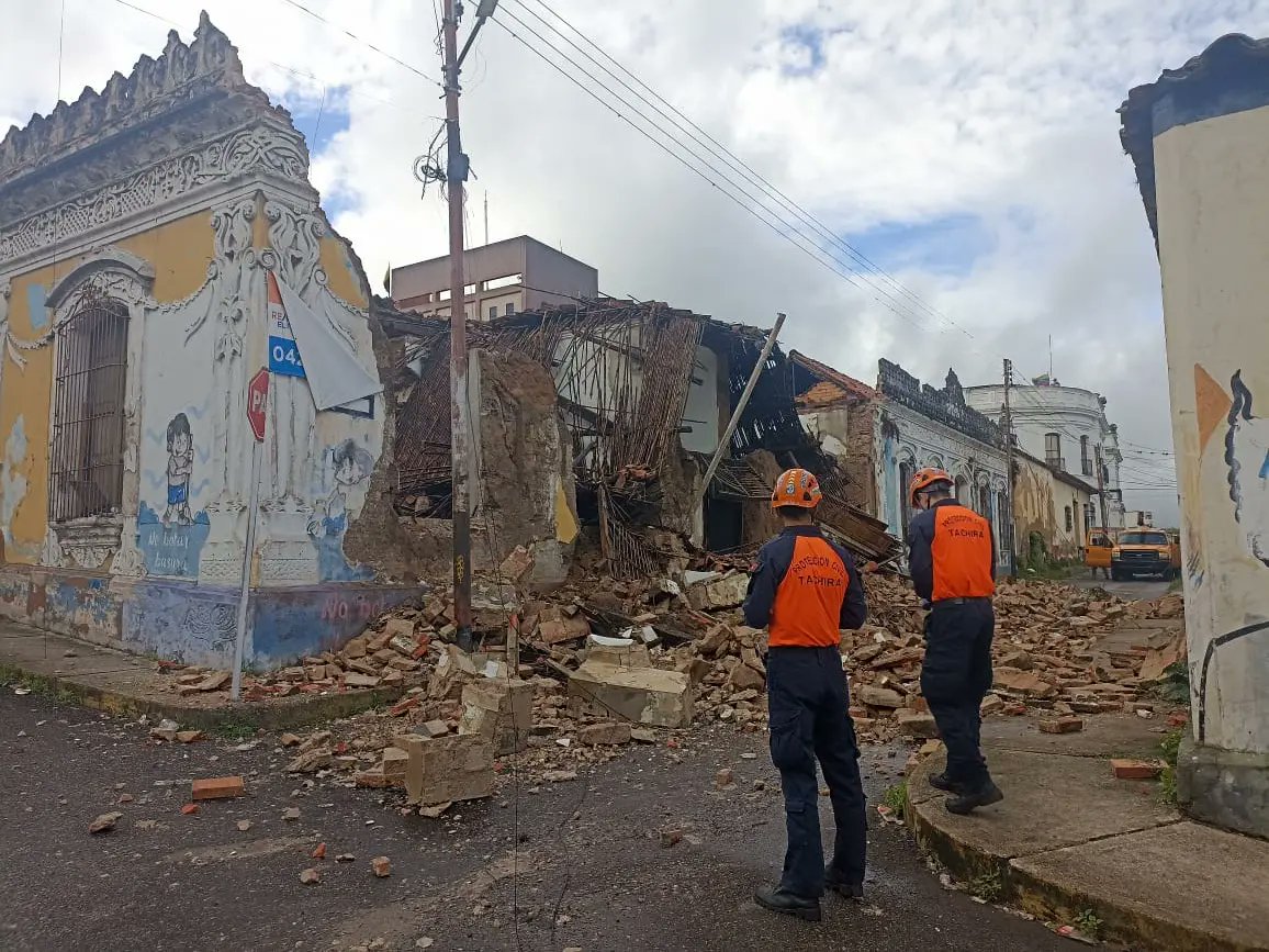 En Táchira, dos viviendas colapsaron por las fuertes lluvias este #31May (Fotos)