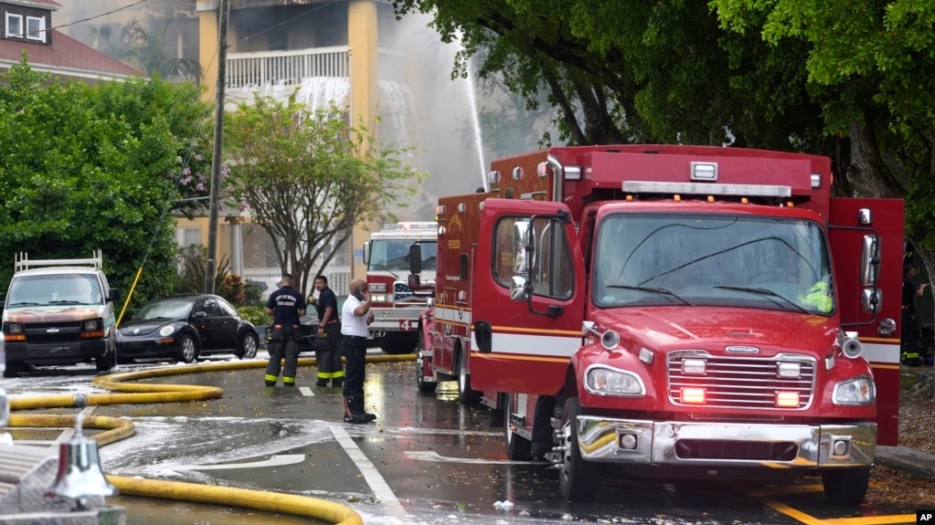 Enorme incendio devoró todo a su paso en un complejo de apartamentos de Miami (VIDEO)