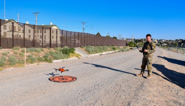 Texas despliega drones para facilitar arresto de inmigrantes ilegales