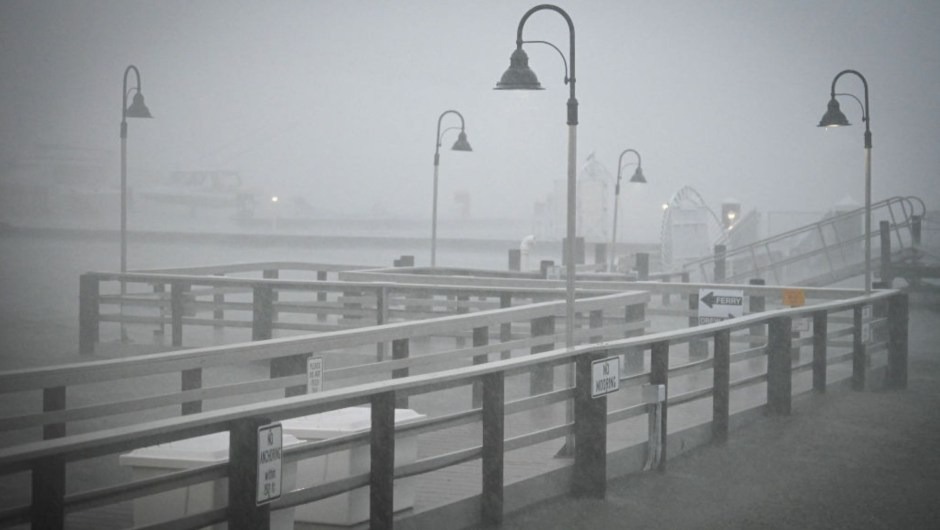 Pronostican varios días de fuertes lluvias en el sur de Florida y temen lo peor