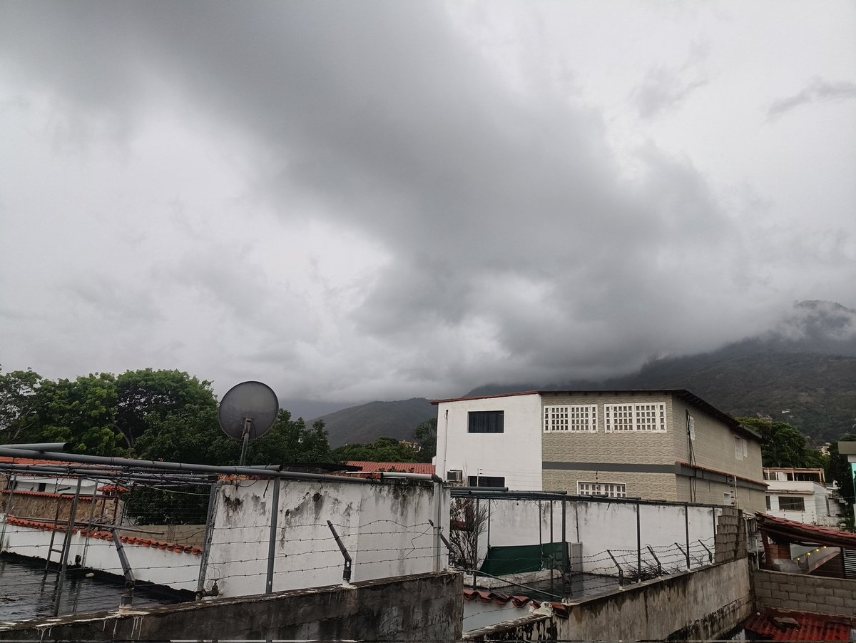 Fuertes vientos y constantes lluvias mantienen en alerta a los guaireños este #4Jun