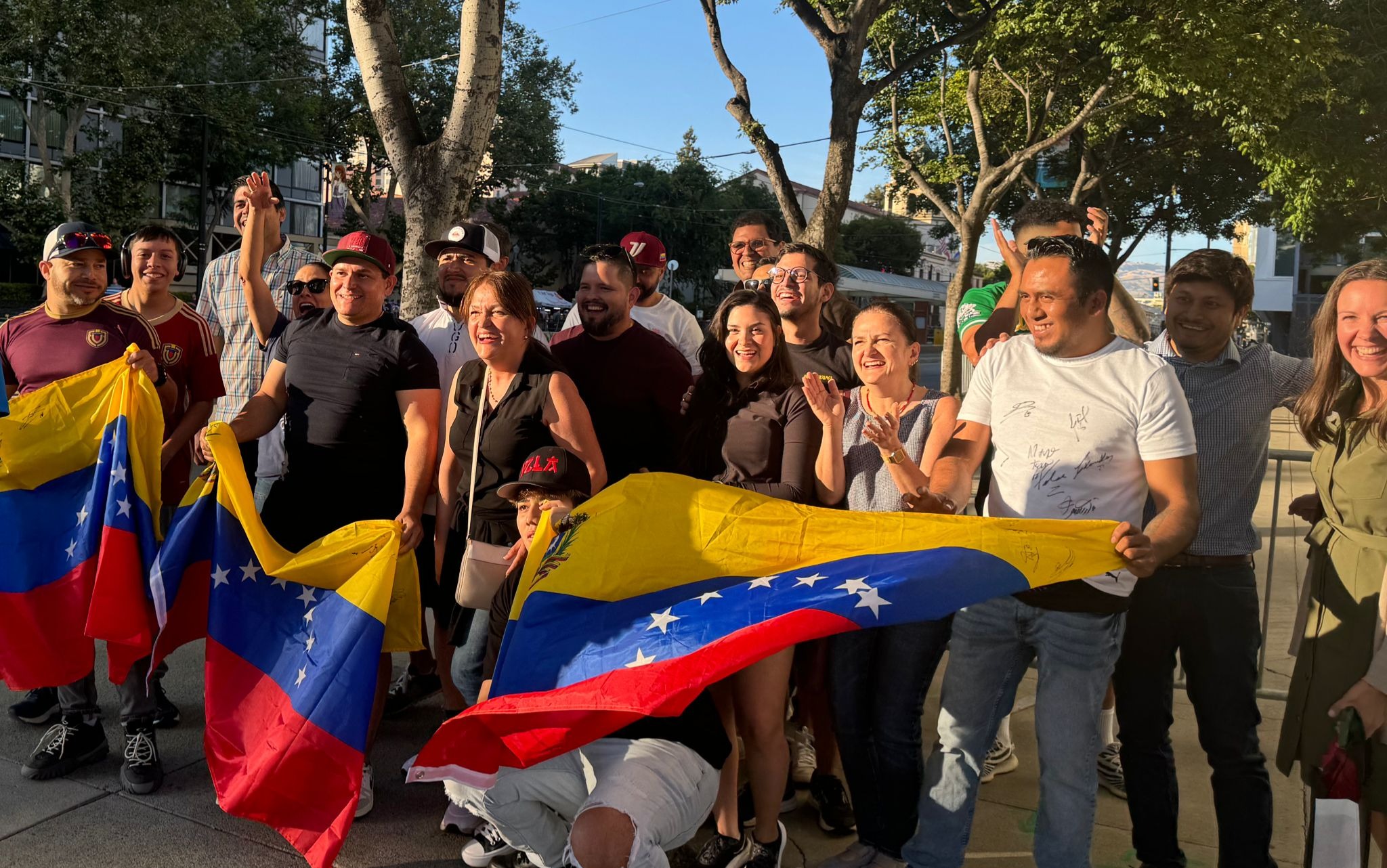 FOTOS: venezolanos desatan furor en California con “ambientazo” previo al debut de la Vinotinto