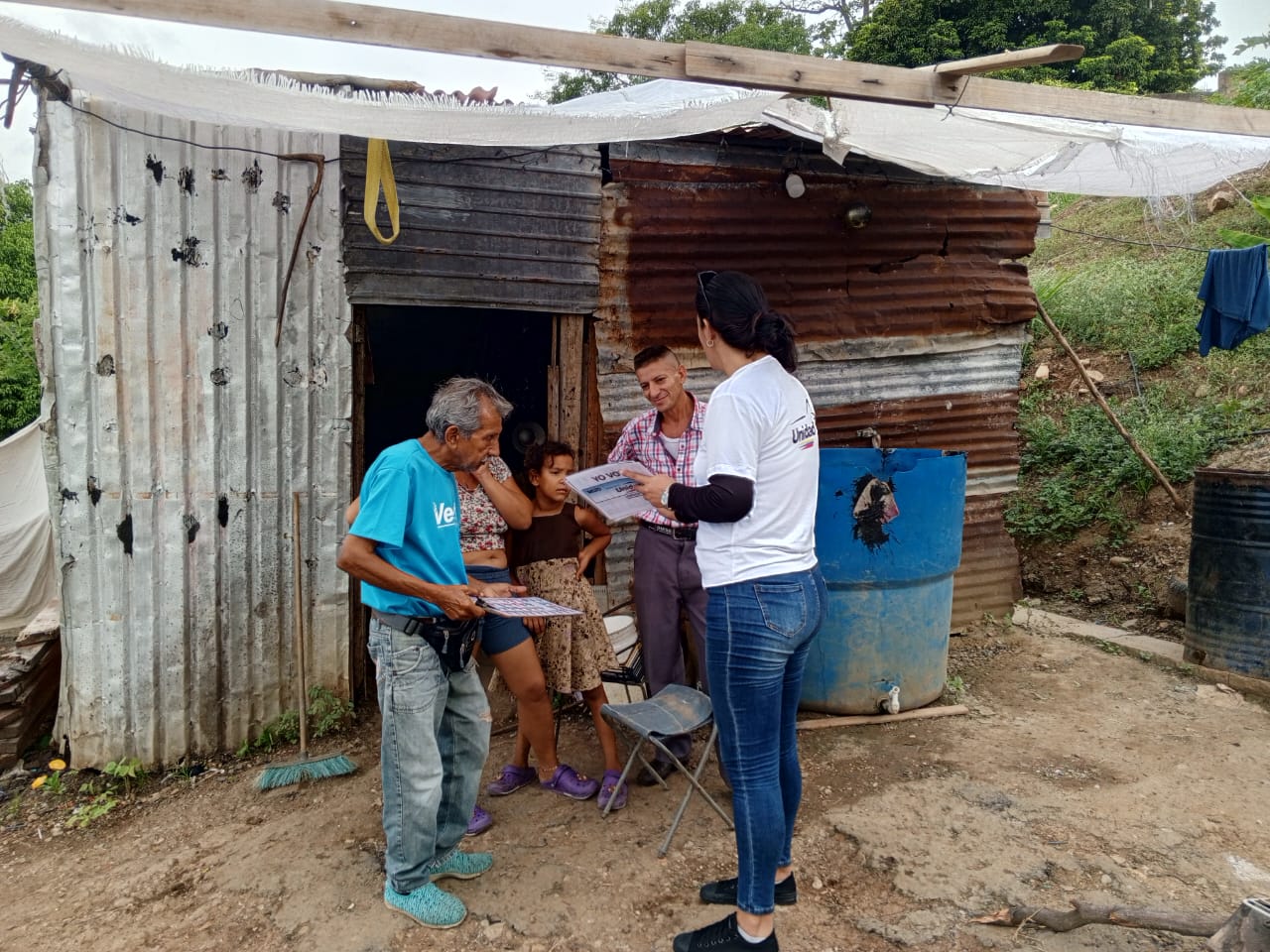 “Casa por casa”, Encuentro Ciudadano recorrió Valera enseñando a votar por Edmundo González