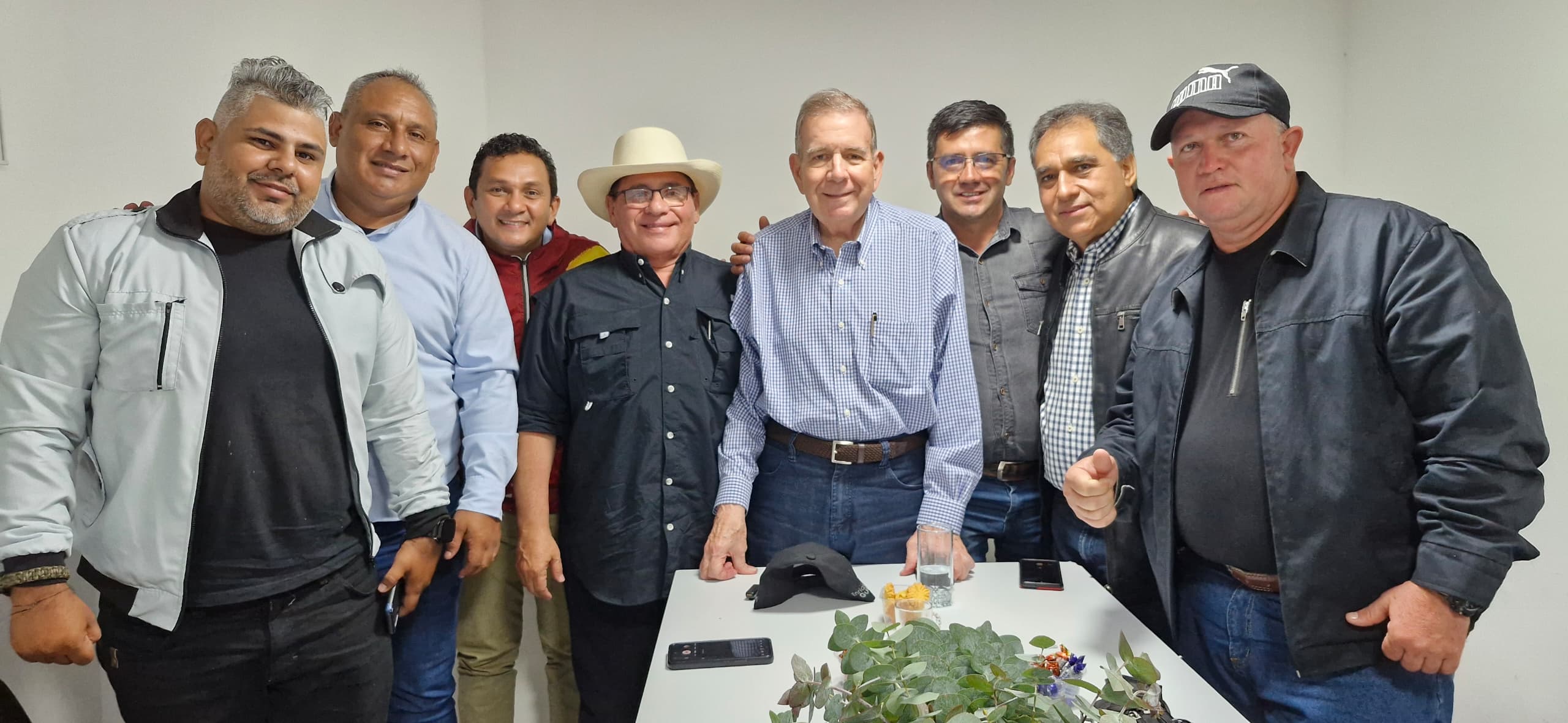 Alcaldes merideños proponen a Edmundo González planes para la recuperación de la región