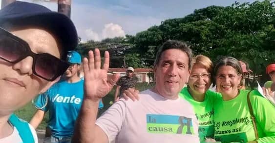 La Causa R se moviliza por Barinas enseñando a votar por Edmundo González