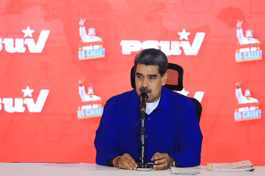 Maduro firmó nueva Ley Orgánica para darle más atribuciones a sus comunas