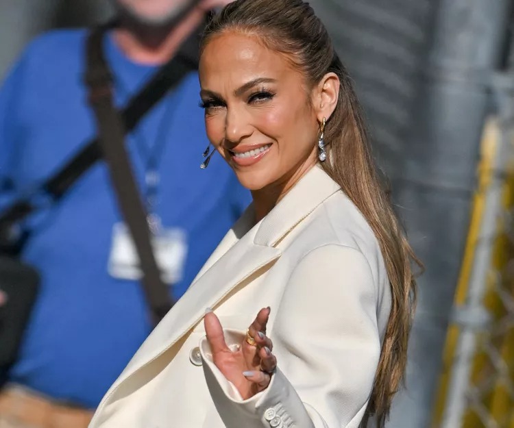 ¡Adiós tristeza! JLo reaparece radiante, sin anillo y con este mensaje al mundo