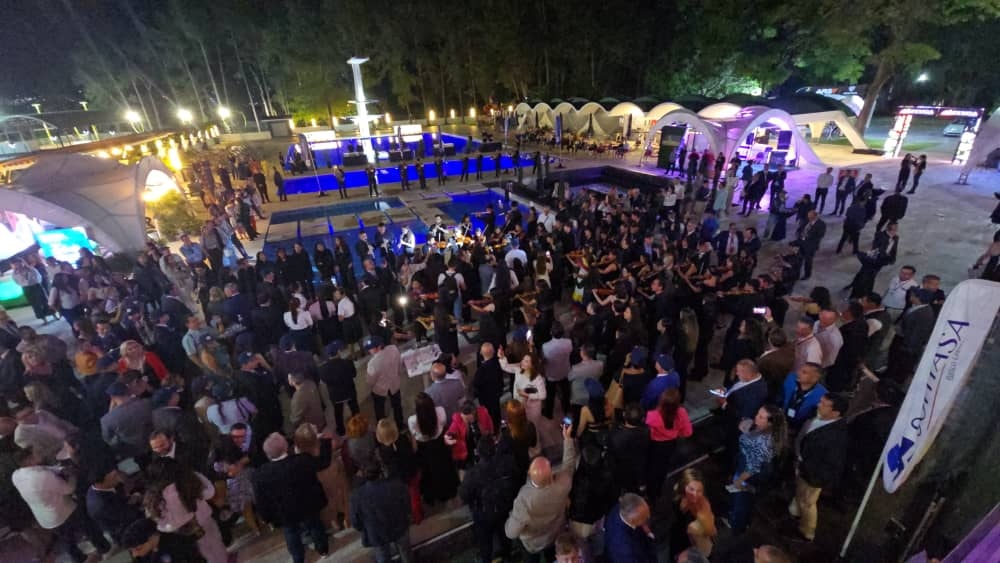 Flashmob sorprende en la clausura de gala de la octagésima Asamblea de Fedecámaras